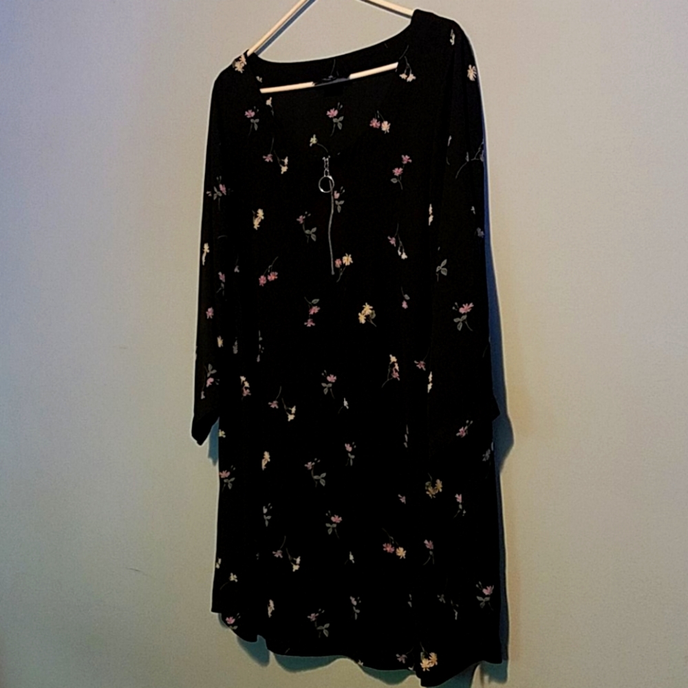 Like new gorgeous blouse